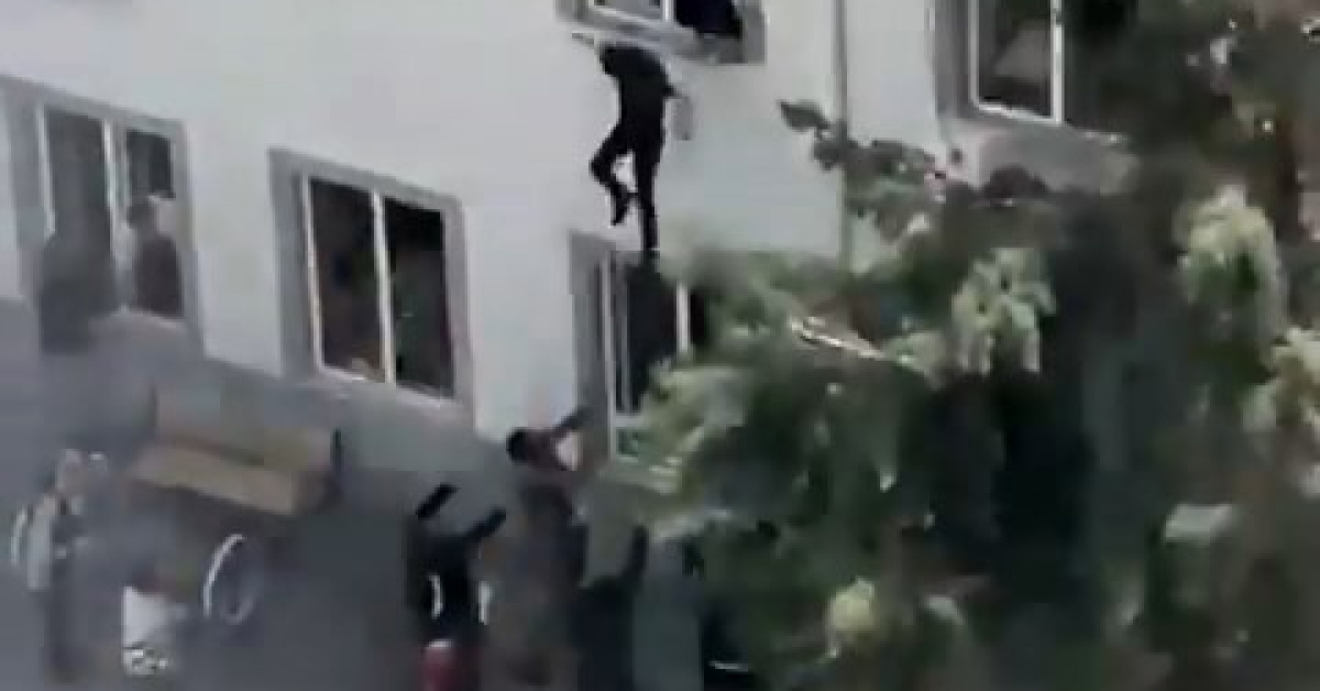 Saldırganı bıçakla durdurdu! Velinin anlattığı olay