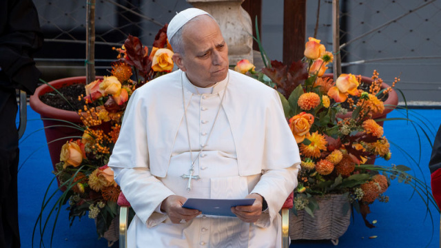 Papa: Dünya bir avuç zorba tarafından harap ediliyor