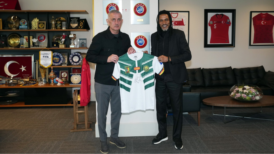 Song'dan Hacıosmanoğlu'na ziyaret!