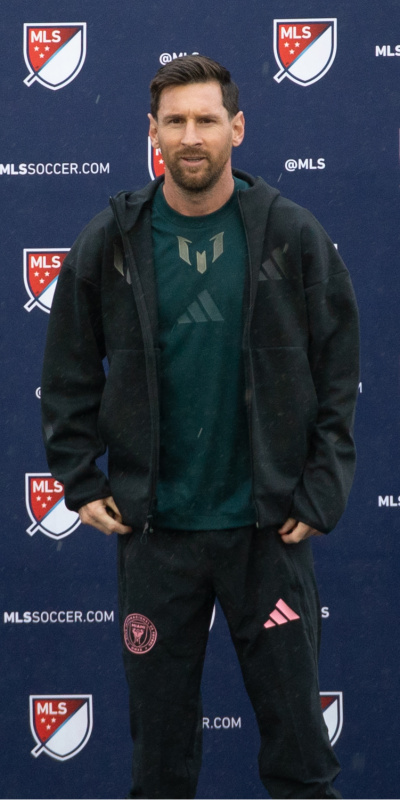 Messi İspanya'da kulüp satın aldı