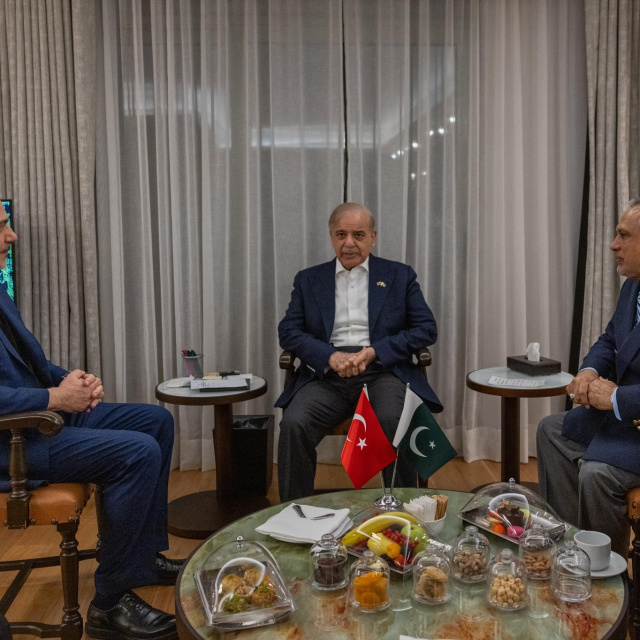 Bakan Fidan, Şahbaz Şerif'le görüştü