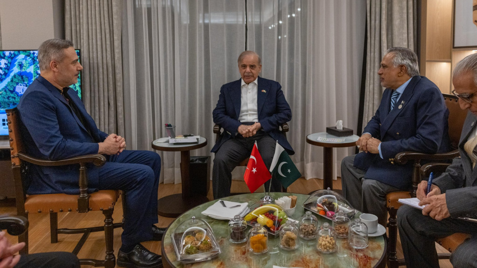 Bakan Fidan, Şahbaz Şerif'le görüştü