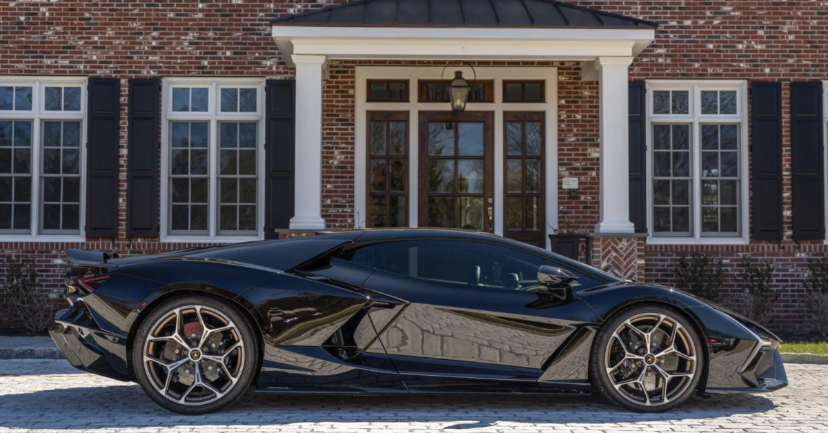 Türkiye'deen pahalı otomobil veev alanının vergi mükellefi olmaması