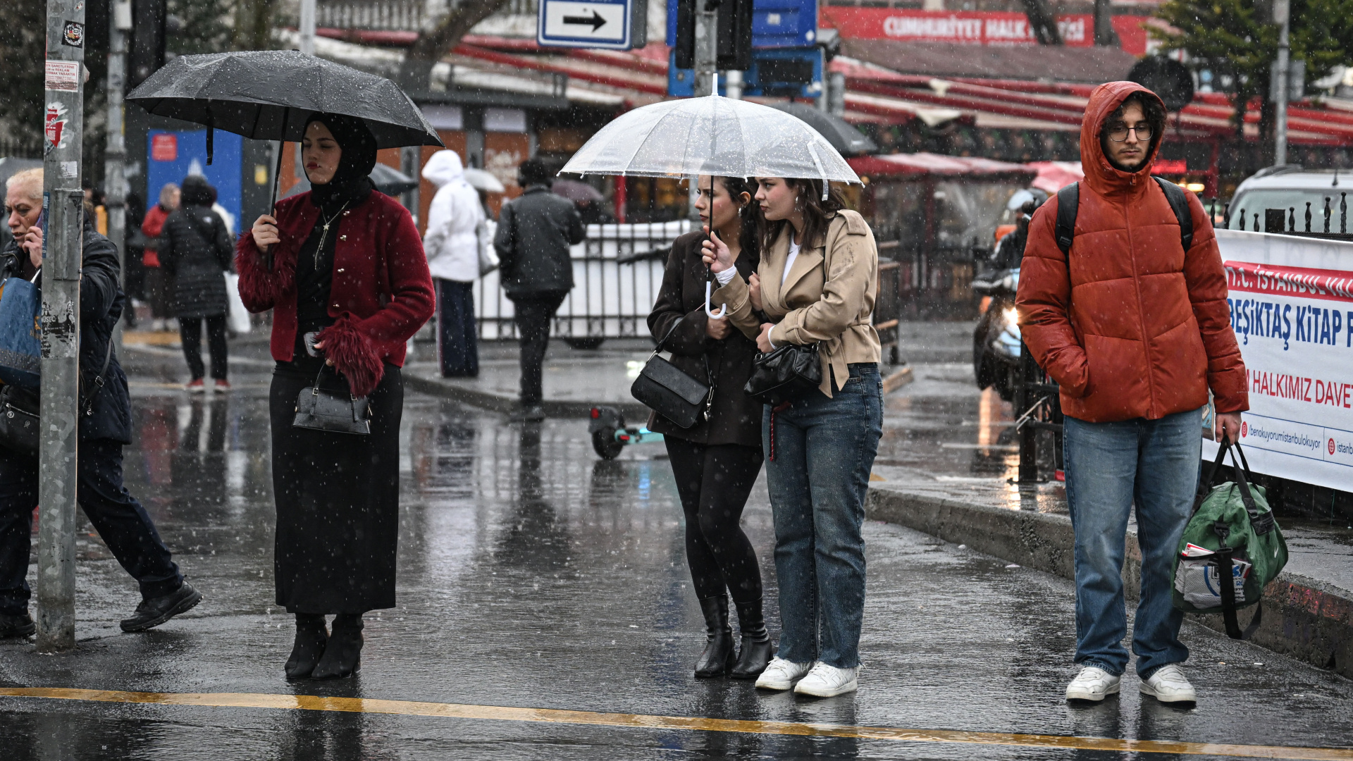 Son dakika haberi: Meteoroloji bölge bölge uyardı! Sağanak yağmur, fırtına ve toz taşınımı etkili olacak - 17 Nisan hava durumu | Son dakika haberleri
