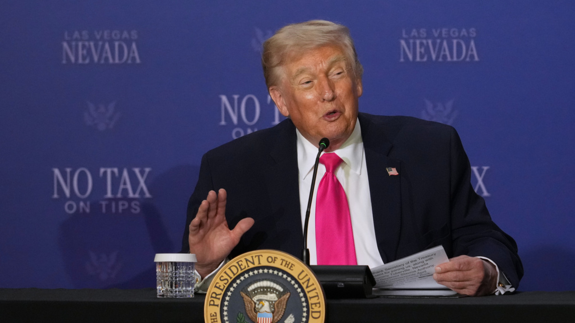 Trump'tan Papa'ya: Gerçek dünyayı anlamalı | Dış Haberler