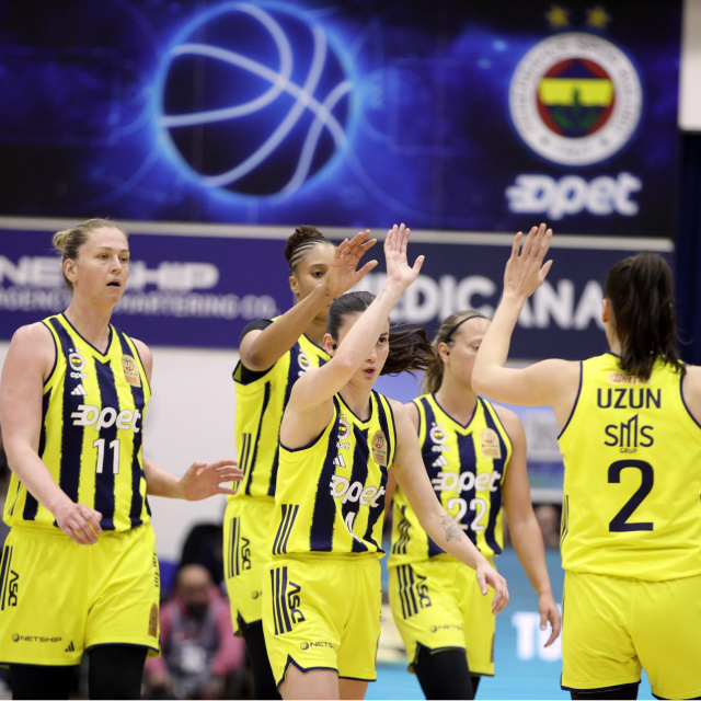Fenerbahçe Opet final için sahnede!