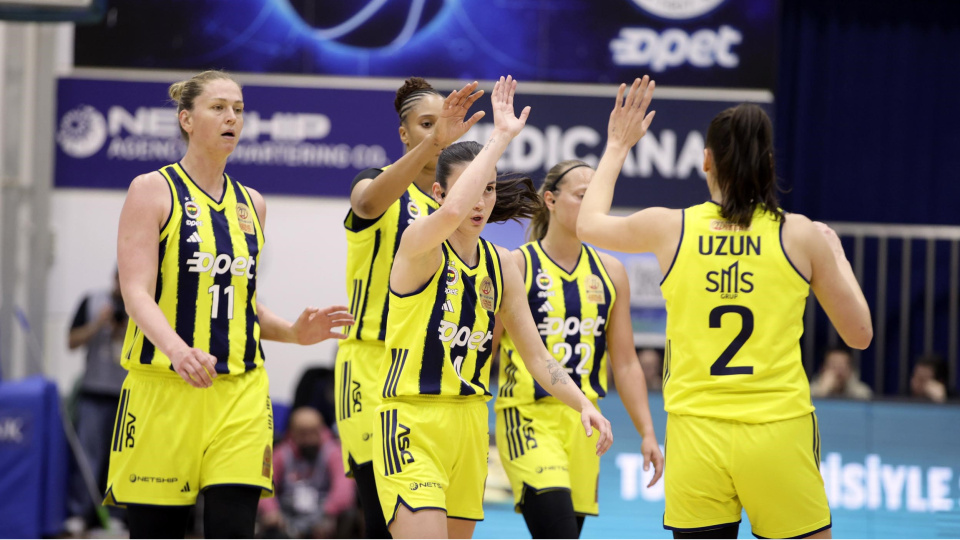 Fenerbahçe Opet final için sahnede!