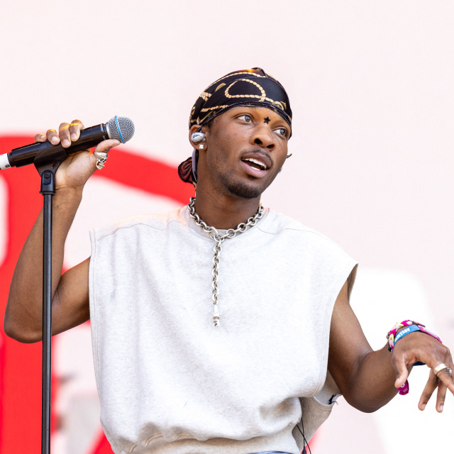 Cinayet suçlamasıyla tutuklandı