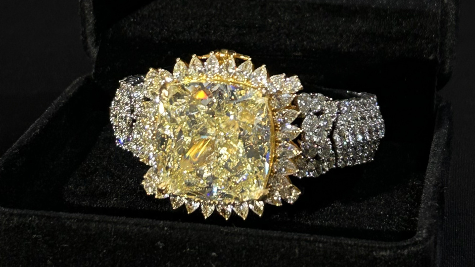 80 karat, 16 gram ve sarı elmasla işlenmiş pırlanta! Değeri: 3 milyon dolar!