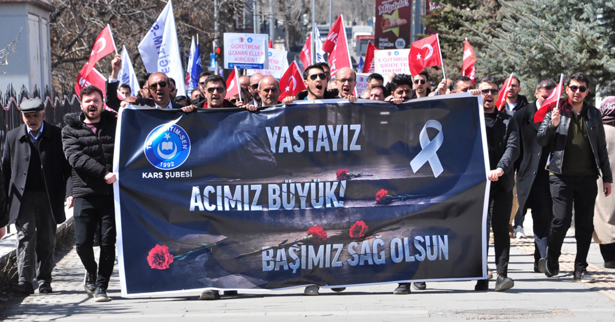 Öğretmenler ve Öğrencileri Anma Yürüyüşü