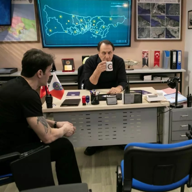 Bu akşam Arka Sokaklar var mı?