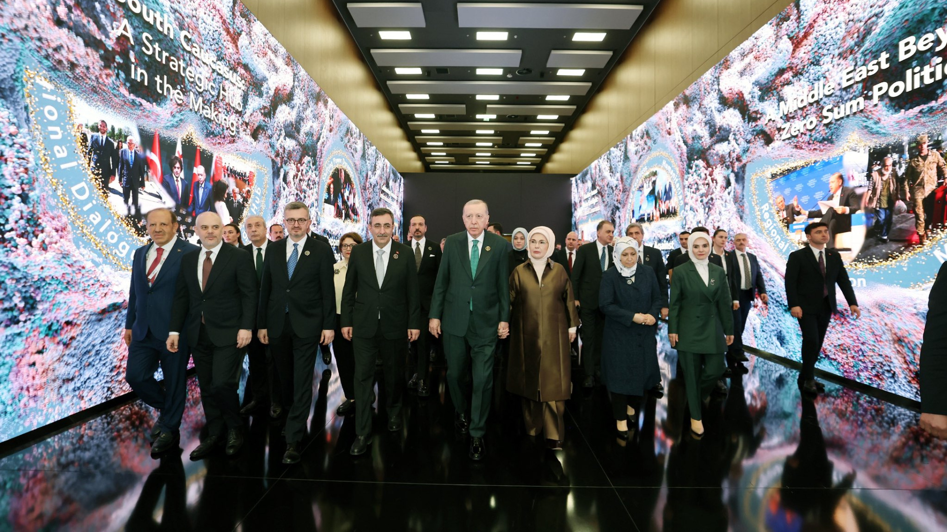 Emine Erdoğan'dan Antalya Diplomasi Forumu Mesajı: Barış ve Dayanışma Vurgusu