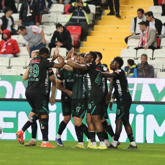 Konyaspor 2. yarıda açıldı!