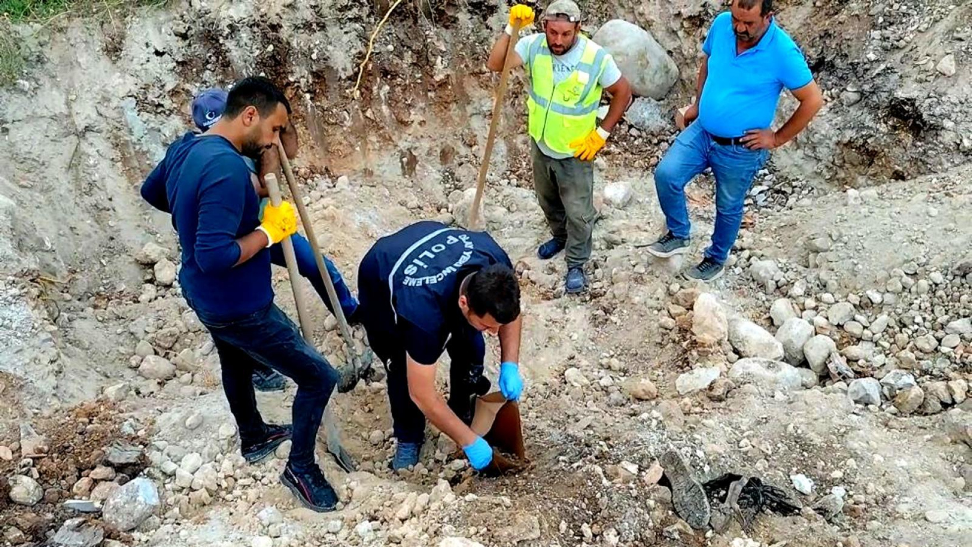 Malatya'da Depremde Yıkılan Evin Temelinde Bulunan Ceset Davasında Karar Çıktı