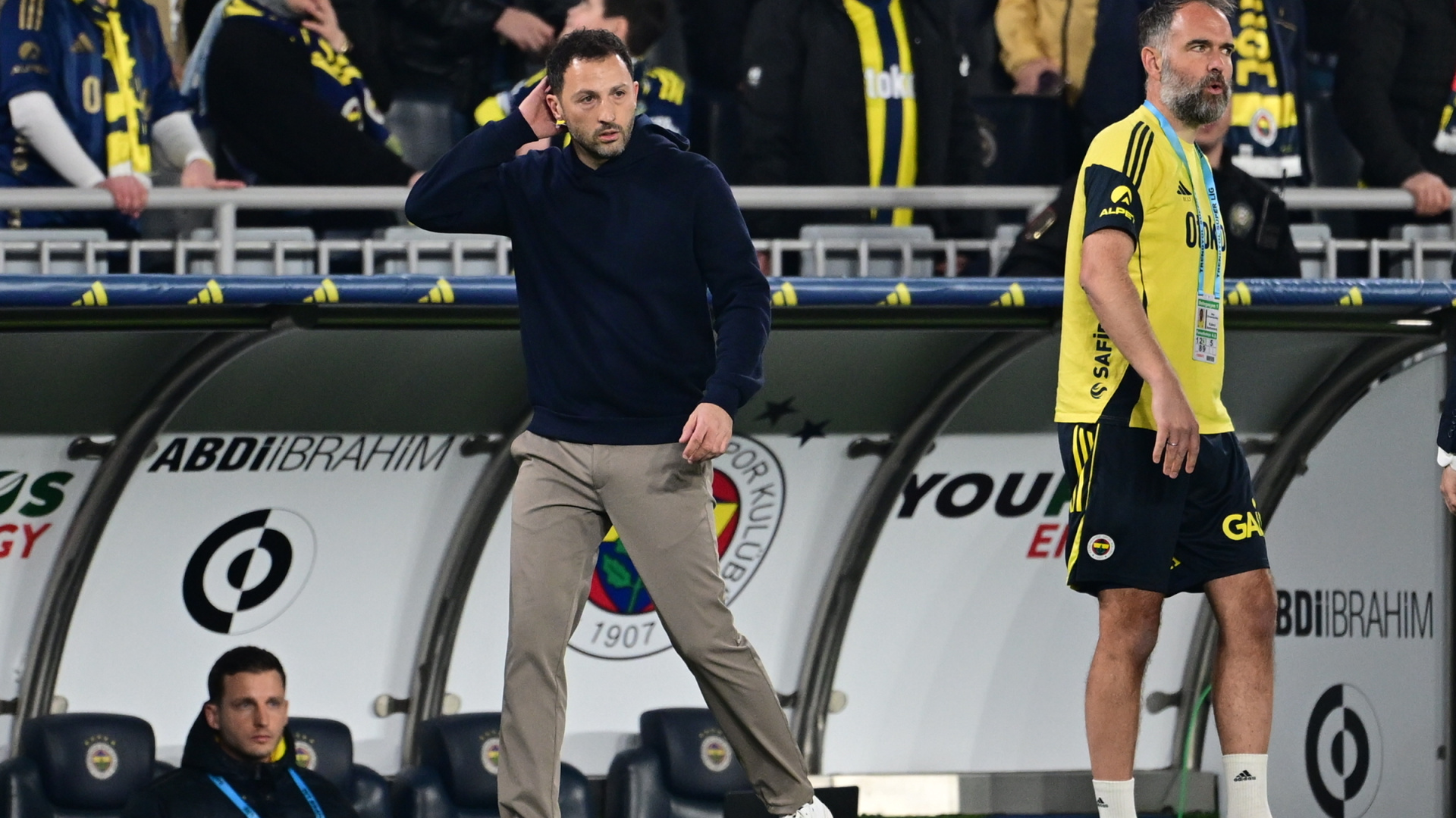 Fenerbahçe Teknik Direktörü Tedesco: 'Kendimizi Boşlukta Hissediyoruz'
