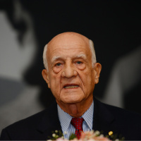 İnan Kıraç'ın evliliğinde karar verildi!