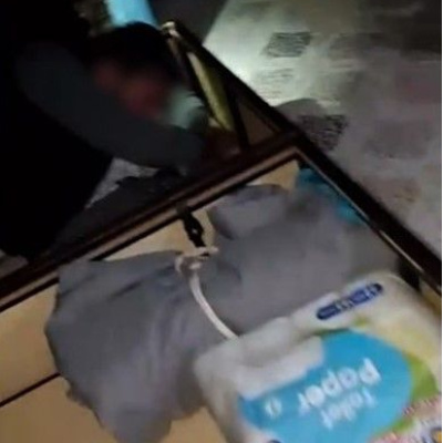 Suç makinesi baza altında yakalandı