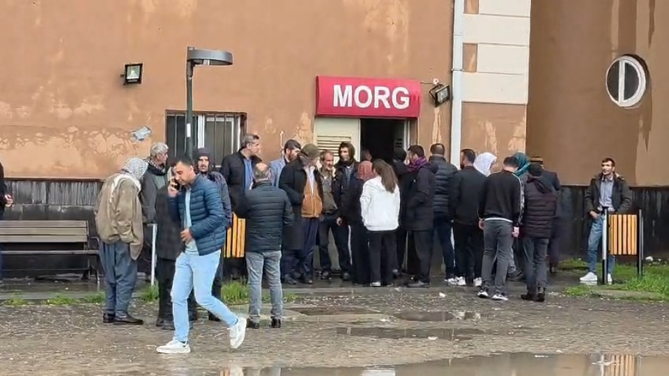 Okulun bahçesine yıldırım düştü 2 çocuk öldü!