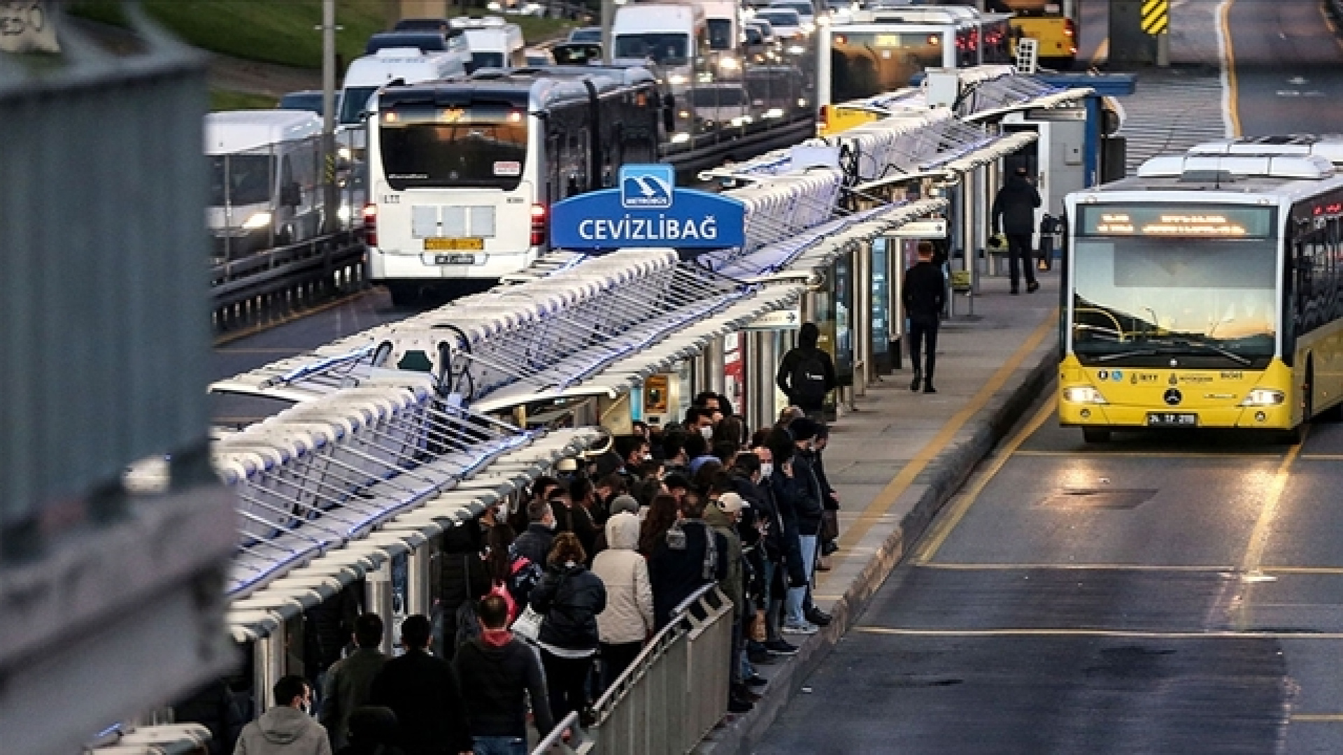 23 Nisan'da Toplu Taşıma Ücretsiz Mi? İşte Metro, Metrobüs ve Marmaray Detayları