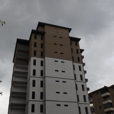 25 metre yükseklikten düşerek öldü