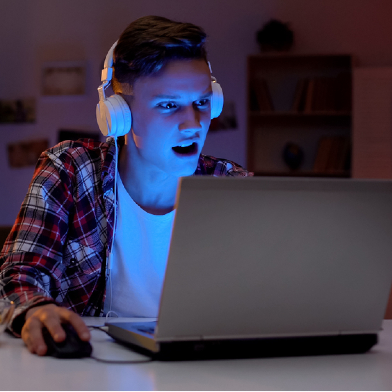 Dijital platformlardaki şiddet içerikleri için "normalleşme" uyarısı