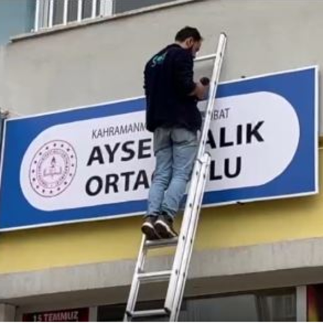 Tabela yeni binaya asıldı
