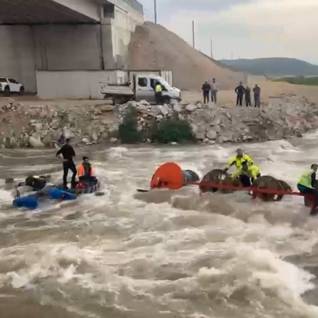 Mahsur kalan 10 işçi kurtarıldı