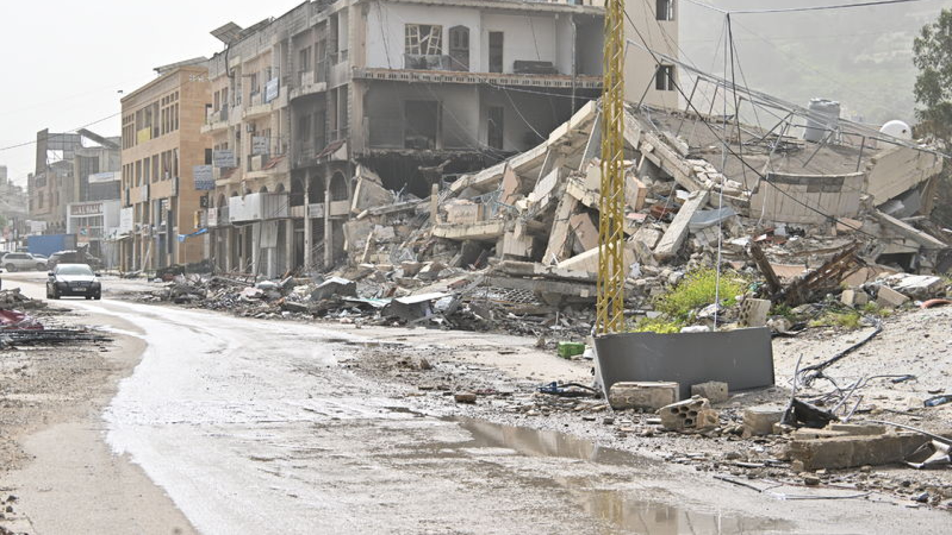 İsrail, Lübnan'da Ateşkesi İhlal Ederek Güneyde Saldırılarını Sürdürdü