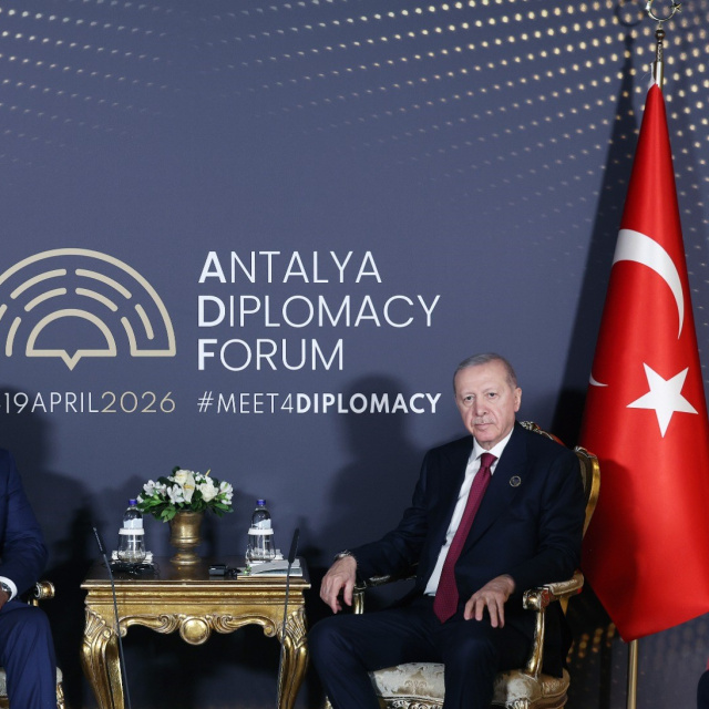 Yoğun diplomasi trafiği