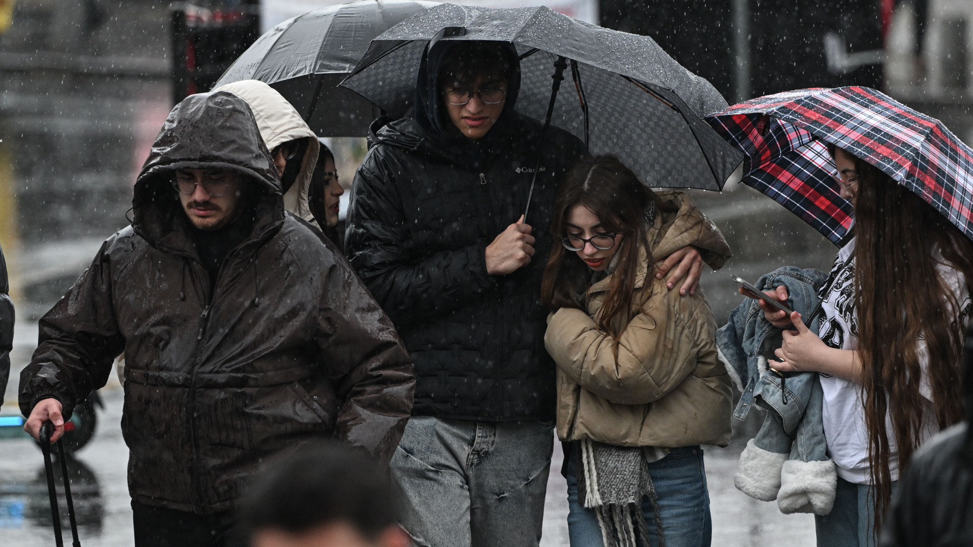 Son dakika hava durumu: Yurdun büyük bölümünde yağış var! Meteoroloji'den uyarılar! | Son dakika haberleri