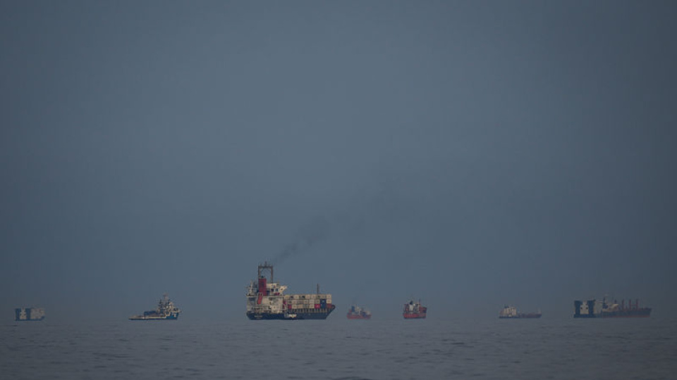 İran Hürmüz'ü yeniden kapattı