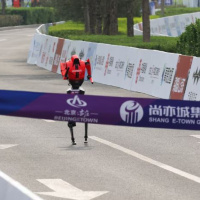 Maratonda robotlar insanları geçti!