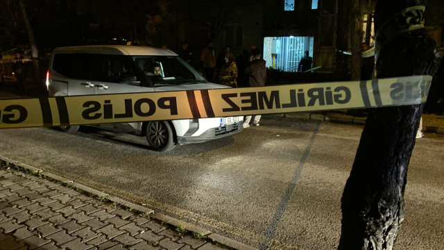 Akrabasını vurup intihar etti
