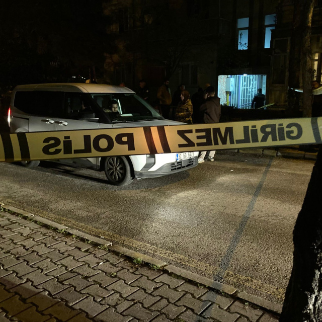 Akrabasını vurup intihar etti