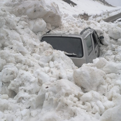Üzerlerine çığ düştü! Facia kıl payı!