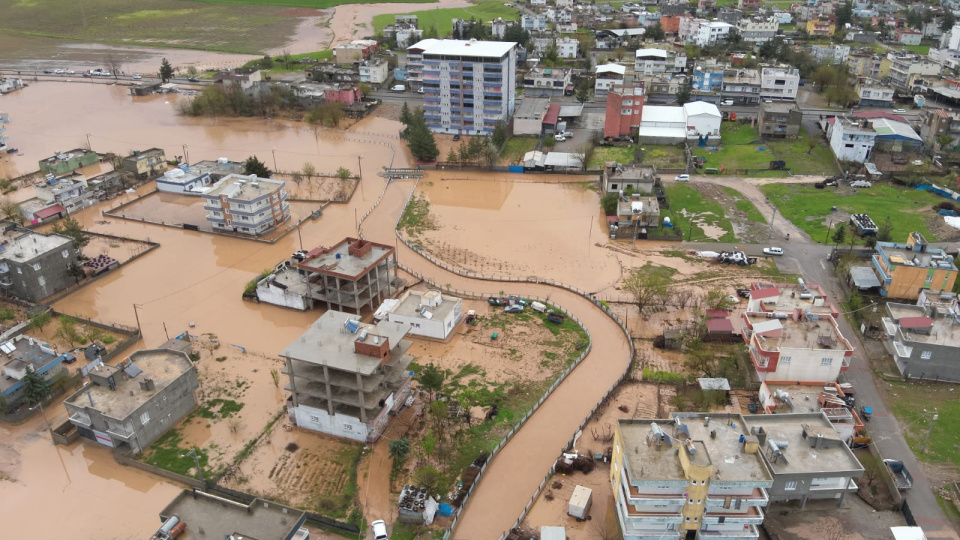 Siirt'te sağanak sonrası sel!