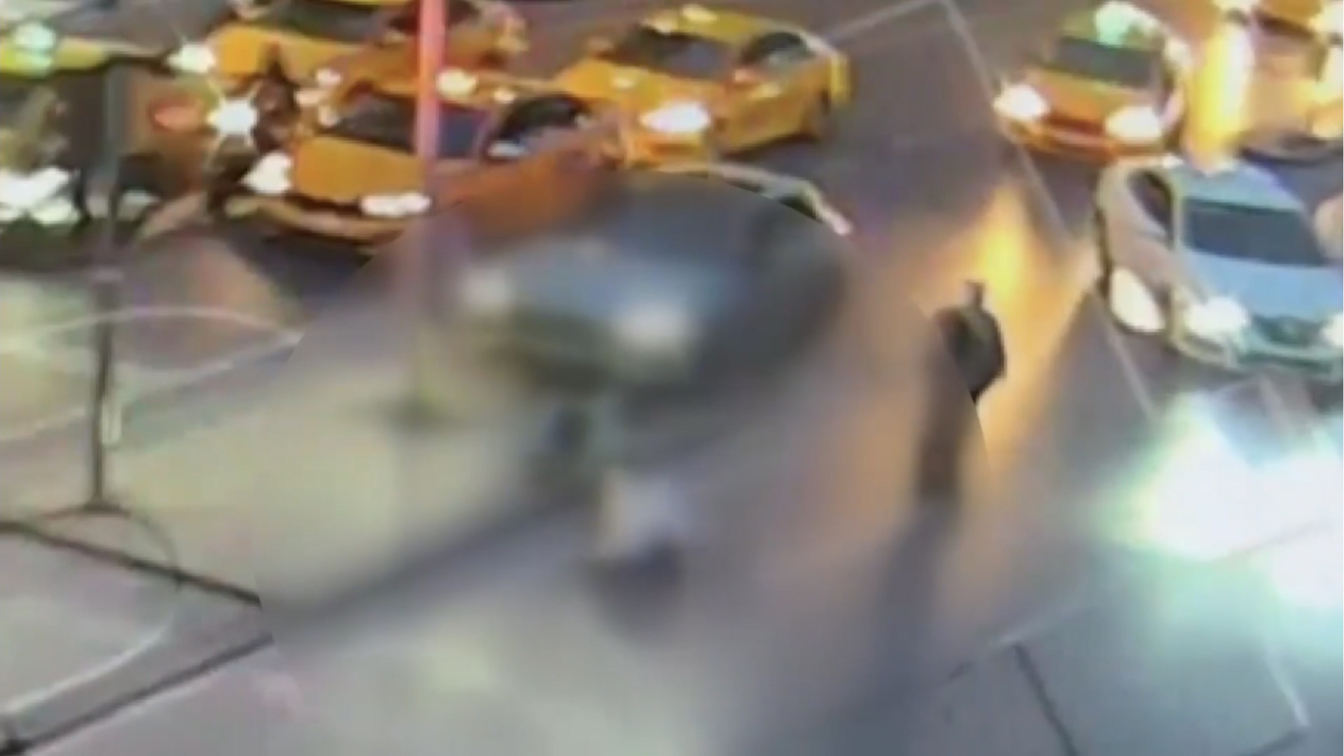 Kazada devrilen direk başına çarptı! | Son dakika haberleri