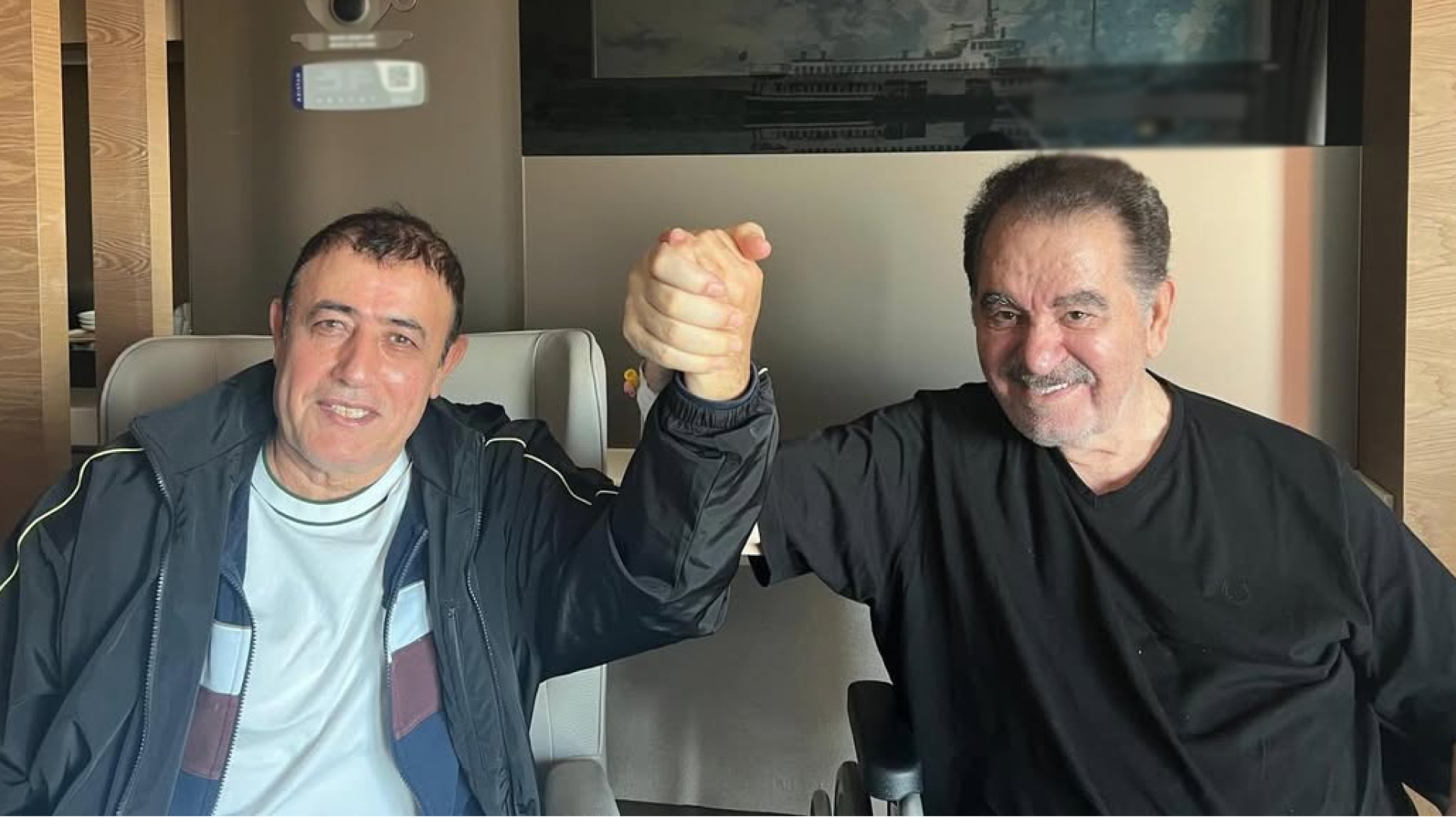 Mahmut Tuncer, Hastanedeki İbrahim Tatlıses'i Ziyaret Etti