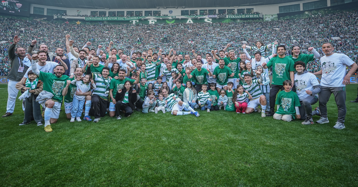 Bursaspor 1. Lig'eyükseldi! Atatürk Stadyumu'da 5-1 kazanım