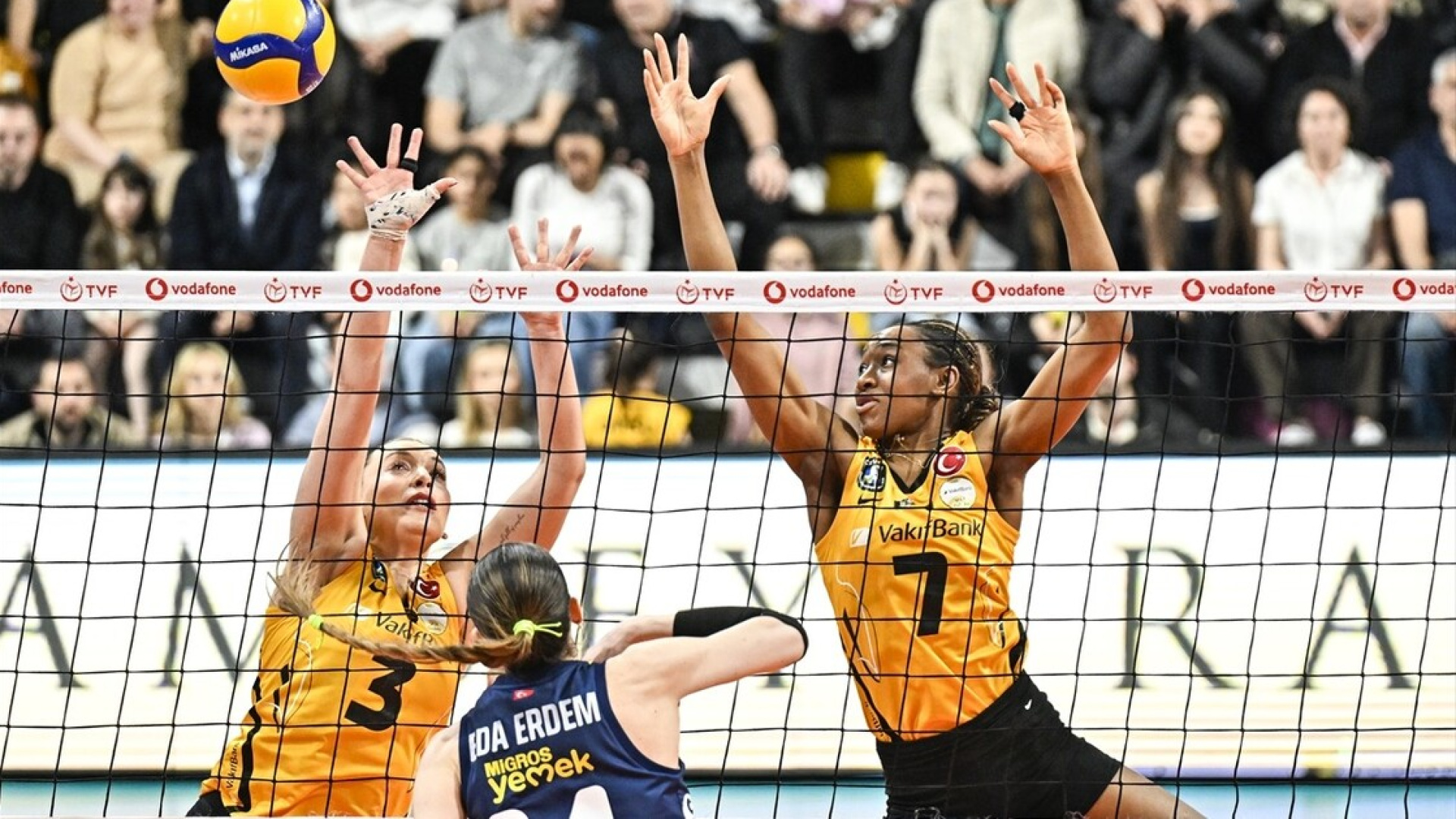 Vakıfbank-Fenerbahçe Medicana Maçı Ne Zaman, Saat Kaçta ve Hangi Kanalda?