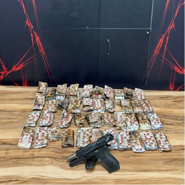 Yanan evde uyuşturucu ele geçirildi: 10 gözaltı