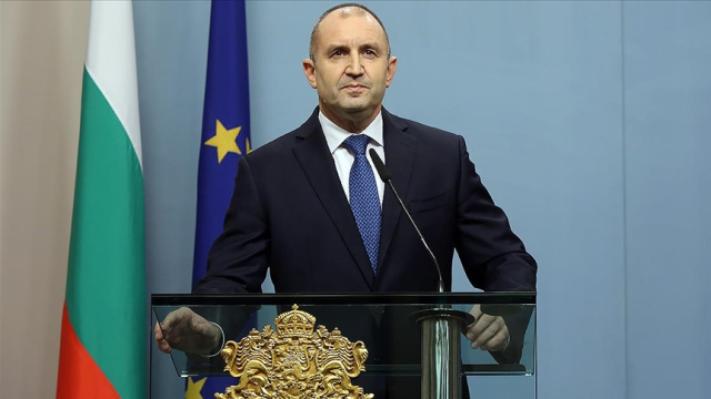 Bulgaristan'da seçimi eski Cumhurbaşkanı Radev kazandı