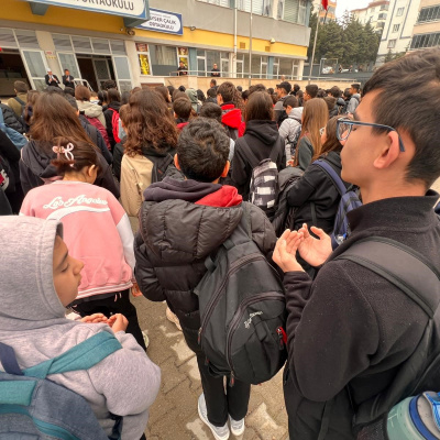 Zil onlarsız çaldı!