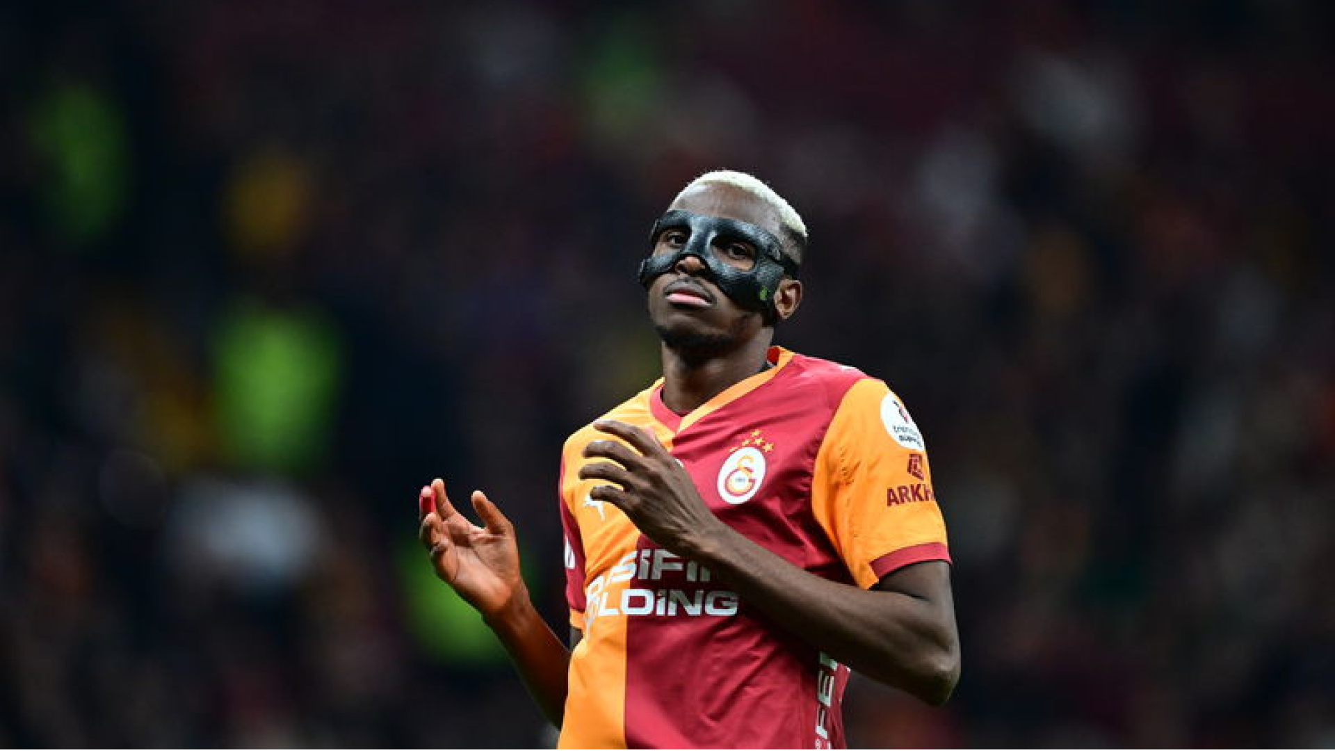 Galatasaray'da Osimhen Fırtınası: Fenerbahçe Derbisinde Oynayacak mı?