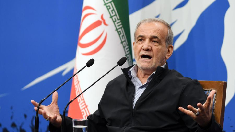 Pezeşkiyan: Savaş kimsenin yararına değil