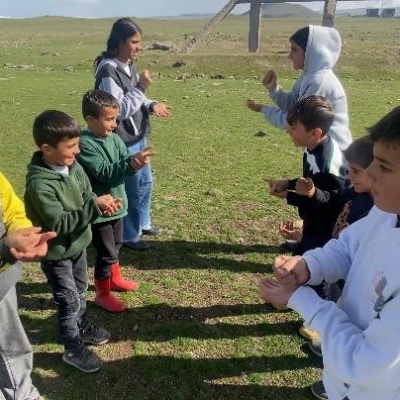 Bu köyde çocuklar geleneksel oyunlarla büyüyor