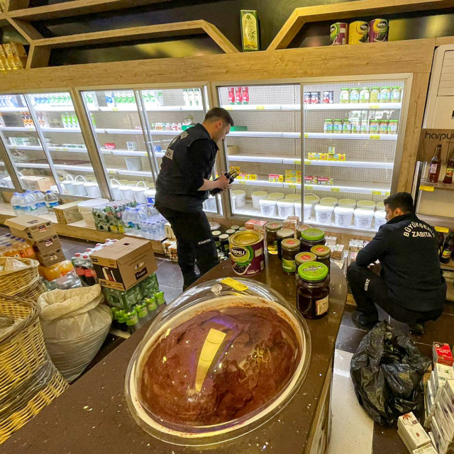 Diyarbakır'da tarihi geçmiş ürünlere el konuldu