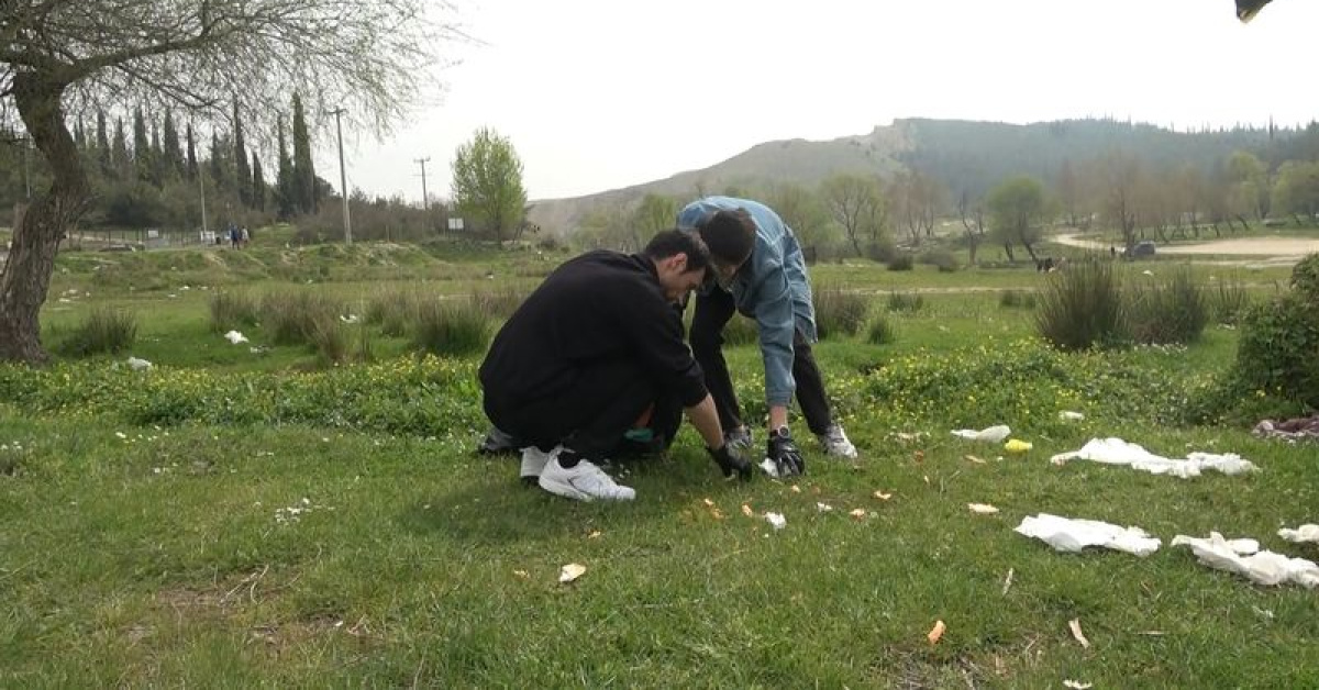 Bursa'daki gençler 'Doğa Fedaileri' olarak çevreye yardım ediyor