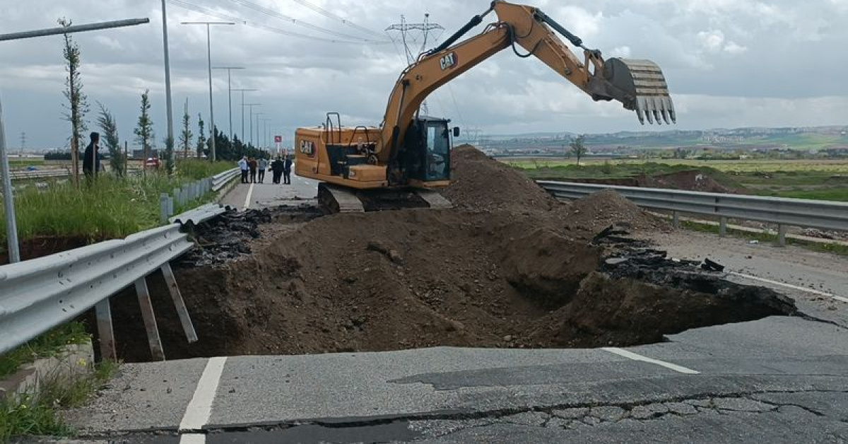 Batman'dayağış nedeniyle yoldan çökme