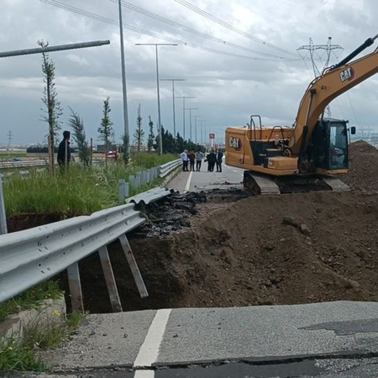 Batman'da yağış nedeniyle yol çöktü | Son dakika haberleri